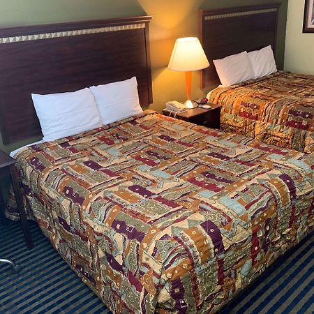 Travelodge By Wyndham Odessa Bagian luar foto