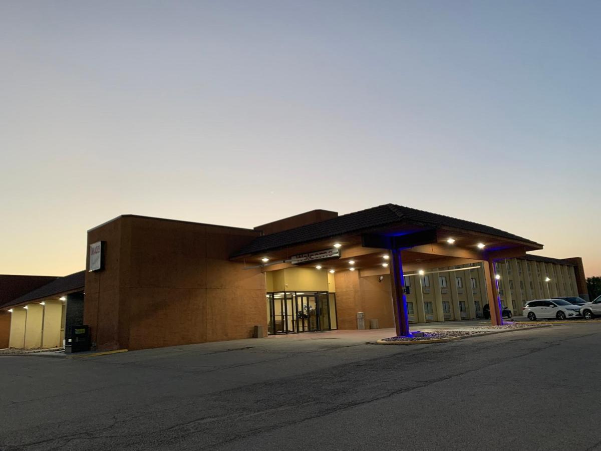 Travelodge By Wyndham Odessa Bagian luar foto