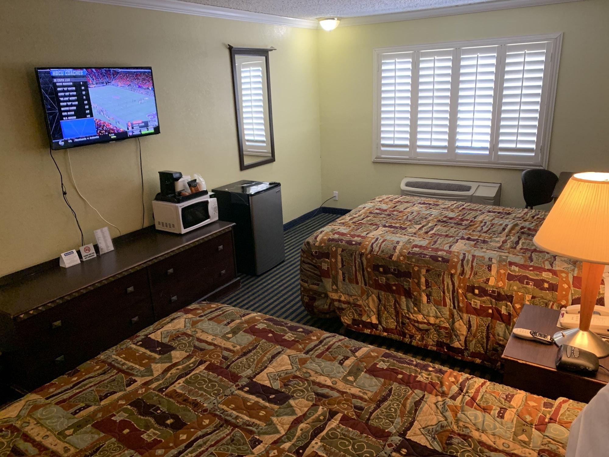 Travelodge By Wyndham Odessa Bagian luar foto