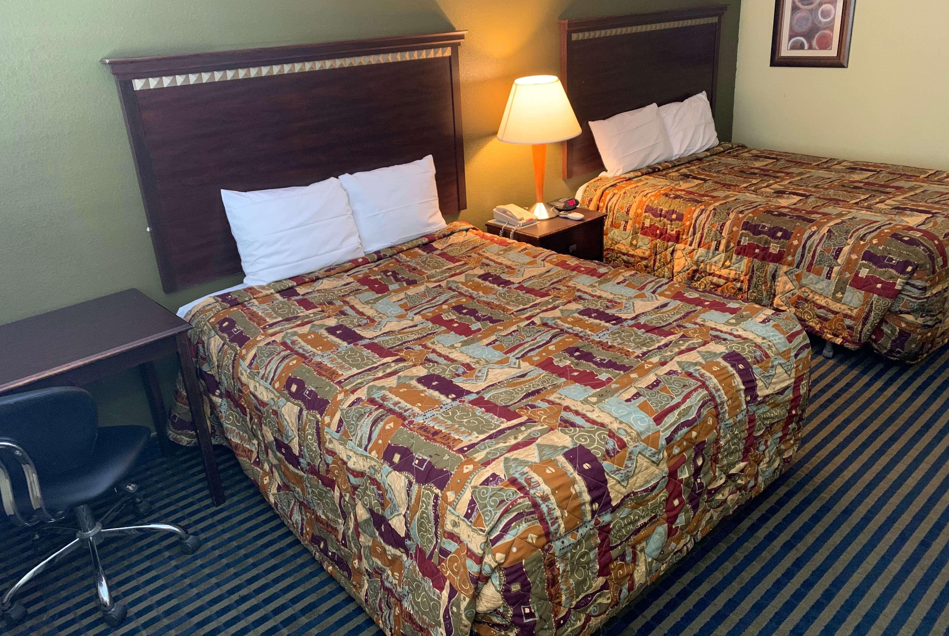 Travelodge By Wyndham Odessa Bagian luar foto