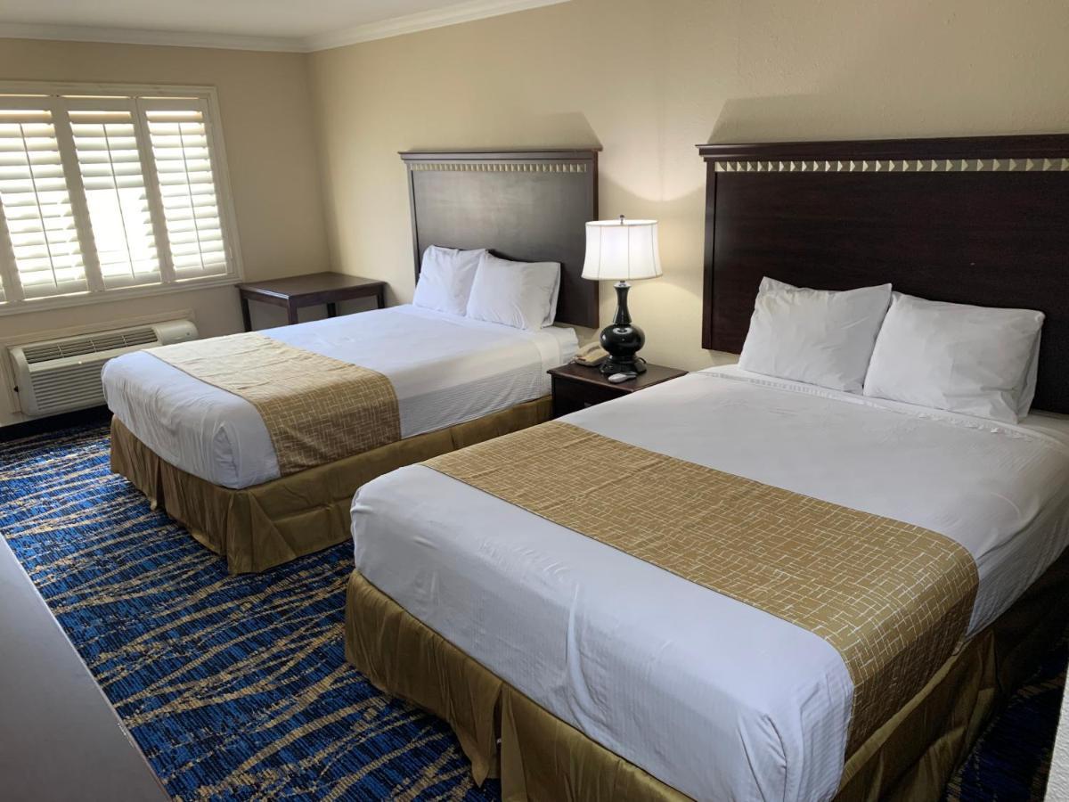 Travelodge By Wyndham Odessa Bagian luar foto